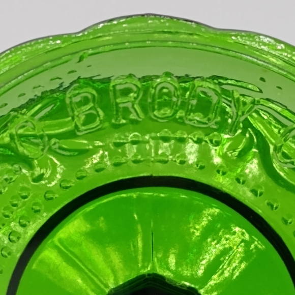 E.O. Brody Emerald Green Pressed Glass Scalloped Pedestal Bowl Vintage Compote - Picture 10 of 15